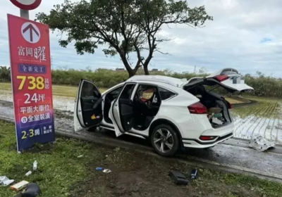 大貨車攔腰撞小客車！一家三口遇劫　妻女不治身亡、男命危搶救