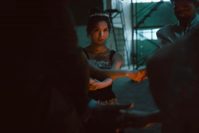 《死亡之握》預告曝光！台灣迷因躍上⼤銀幕　粉絲讚：好萊塢風格