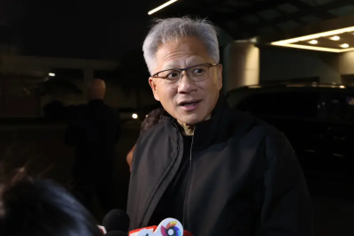 4兆男加薪！輝達為黃仁勳設今年現金獎金1.27億　但要達成這目標