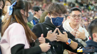 東京直擊／中華隊5:4力克韓國隊！球迷應援招式百出　結印求勝利