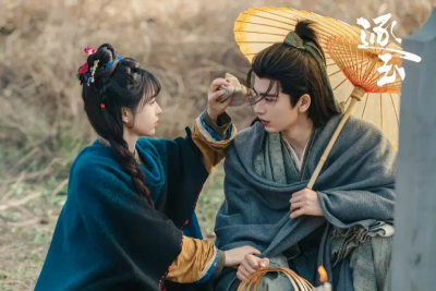 《逐玉》好看嗎？田曦薇把張凌赫「撿回家」結婚　第3集就哭瘋