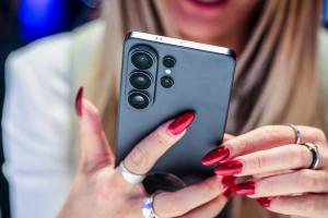 各品牌 Android 手機連翻漲！通路警告：甜甜價不復存在