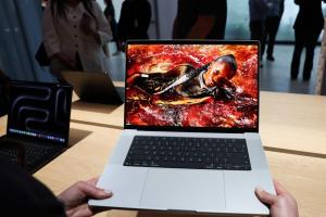 傳蘋果今年首推 MacBook Ultra！兩大進化創下系列首例