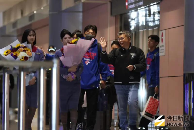 WBC經典賽台灣英雄今晨搭機抵台！破百名球迷接機　李洋到場獻花