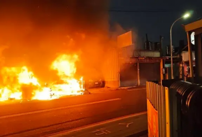 台南永康民宅大火延燒7間鐵皮屋　1人救出已無呼吸心跳