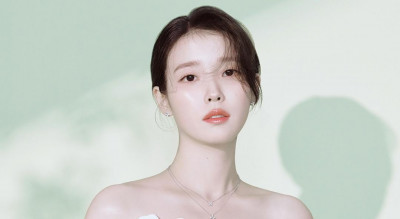 IU視覺年齡停在18歲！「寶寶劉海」減齡魔法太犯規 難怪李鍾碩淪陷