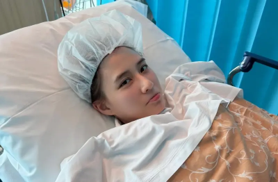 何超蓮剛否認與竇驍婚變！突PO戴手術帽臥病牀憔悴照：不願想起