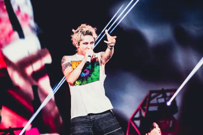 ONE OK ROCK演唱會電影4/22上映！大巨蛋前4DX回味7萬人搖滾現場