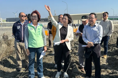 綠營中彰強強聯手！陳素月何欣純催生彰濱土方場　解決停工潮