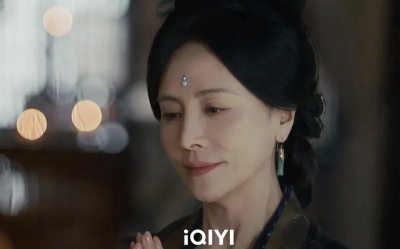 田麗拍《逐玉》化妝間偷看張凌赫　猛誇田曦薇：漂亮又有禮貌