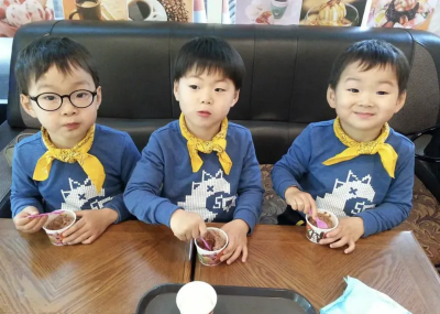 《超人回來了》宋一國三胞胎近況！14歲大韓身高超越185cm爸爸