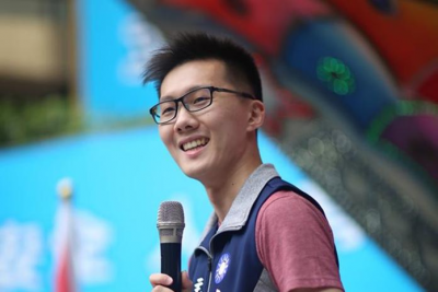 藍「背骨仔」蕭敬嚴沒事！他驚爆全因這2人力挺：以為躲後面沒事