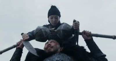 雷／《逐玉》田曦薇拿殺豬刀上戰場！迷暈張凌赫代夫出徵超帥