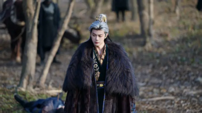 《逐玉》銀髮皇孫是誰？鄧凱癡戀孔雪兒漲粉50萬　高材生背景曝光