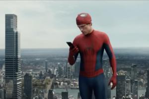蜘蛛人不用Sony手機了！新電影預告公開　網看傻：改用這牌子