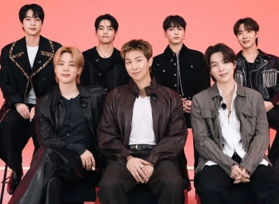 BTS回歸安檢超嚴連咖啡都不能喝！80歲老翁持刀想闖光化門被攔下