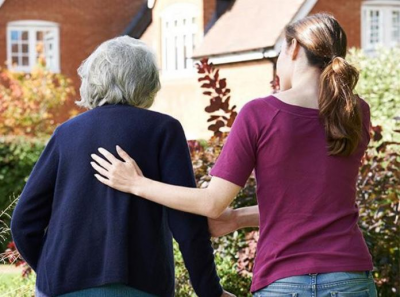 長照費用如無底洞！高CP值保單切中痛點　開賣首周湧入近千件