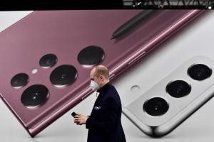 三星被抓包偷降速要賠了！S22用戶怒告4年、最終結局曝光