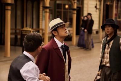 周傑倫《太陽之子》2天暴衝218萬張！〈淘金小鎮〉MV先上車後補票