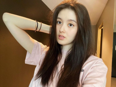 孫芸芸女兒和男友牽手、看電影合照被翻出　他情人節還寫卡片告白