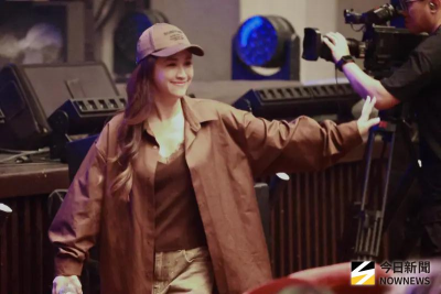 吳宗憲遇機車亂入事件翻版？CUE愛女吳姍儒上台　陌生男粉衝上台