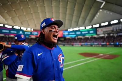 張育成對峙大谷翔平先變臉！壘包上才打招呼　轉頭面露戰鬥殺氣