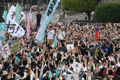 民眾黨上凱道轟賴清德　民進黨：邊喊「與人民站在一起」邊擋預算