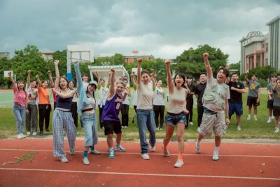 沈玉琳因病告假《黑白威廉Fighting》！ 小禎、梁赫群救火主持