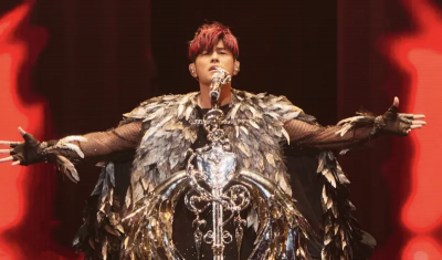 周傑倫杭州開唱砸5億！14米機甲震撼5萬粉　嗨喊：你們想念我嗎？