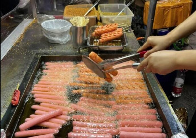 夜市新寵「澱粉腸」爆紅 專家剖析成分大揭密