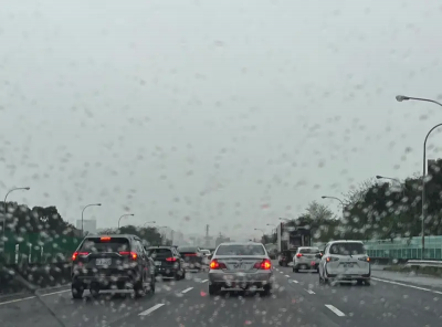 清明連假收假日！國1、國5部分路段壅塞　交通量仍在預期範圍內