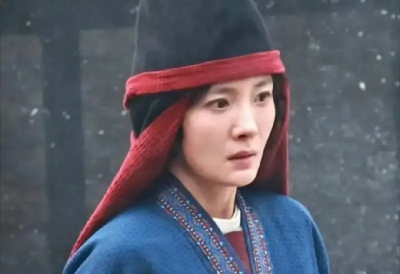 楊冪13億古裝劇造型遭嘲老氣！劉學義妝容超還原　粉：沒粉底液了