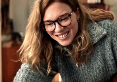 蕾雅瑟杜幫梁朝偉完成初體驗！龐德女郎來自影壇豪門　奇妙轉大人