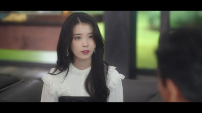 雷／IU是會長小三私生女！身世比8點檔猛　《大君夫人》首集炸裂