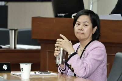 李貞秀開撕了！親上綠媒節目狂爆猛料　他直呼：難看到很好看