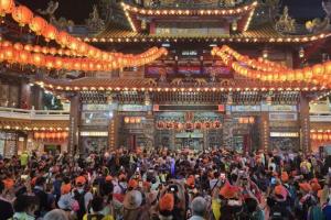 參加媽祖遶境要帶什麼？電商揭最搶手 4 大隨身神器