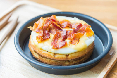 早餐這樣配超傷！美網紅醫警告：「雞蛋3地雷喫法」害血管硬化