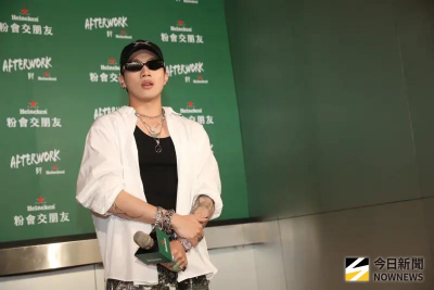 &Oslash;ZI寫歌告白辣女友！穩交3年被問結婚計劃回應　笑容藏不住