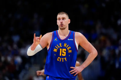 約基奇變成西蒙斯！追平球「甩鍋」給隊友　金塊主帥：應該自己投