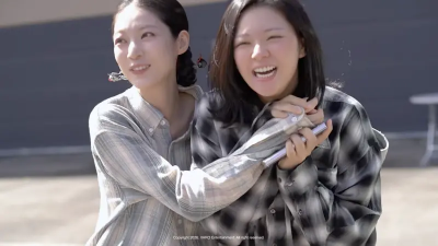 定延送餐車到《大君夫人》挺升妍！選用姊醜照被揪領子：想死嗎？