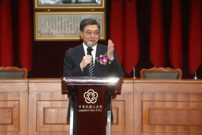 被批給國人喫發芽馬鈴薯！卓榮泰喊冤：我怎膽敢和韓國瑜坐一起