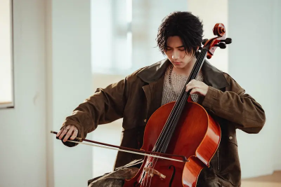 黃霆睿出車禍手痛握不住麥克風！靠彈周傑倫歌復健　本尊親自轉發