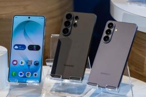 全台最暢銷安卓換人了！這款新手機爆衝前五名　改寫排行榜