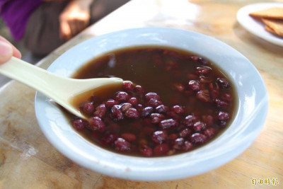 紅豆湯也上榜！ 醫點名這6種食物可護髮