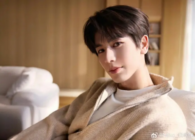 張凌赫紅到法國！全球最大法語報封他東方新巨星　5作見證智性美