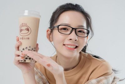 滴妹飲料店半年關3間！再睡五分鐘撐不住一級戰區　轉戰海外求生