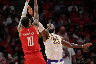 詹皇怒了？直接在鏡頭前噴髒話　火箭史密斯狂言「湖人不是對手」