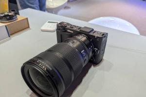 傳 Nikon 將推「全片幅」隨身相機！堪比純拍照版 Nikon ZR