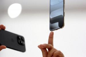 蘋果「空間iPhone」曝光！傳導入類裸視3D　手機畫面像浮起來