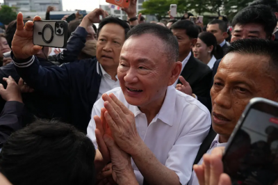 泰前總理塔克辛出獄仍有萬人迎接　分析：難返泰國政壇核心
